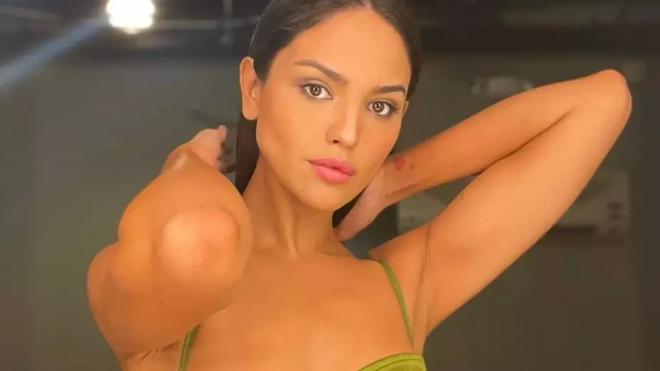 eiza gonzalez louis vuitton.jpg