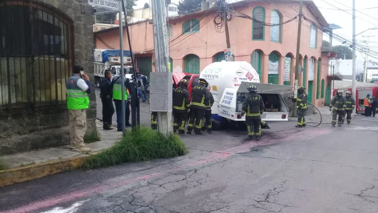 Evacuan a 80 personas por fuga de gas en Tlalpan
