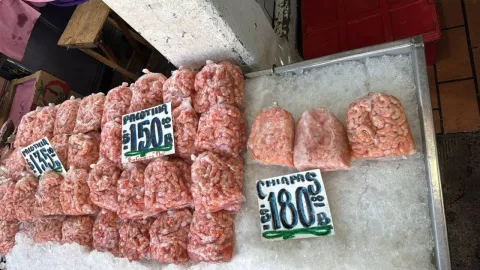 mariscos en el mercado La Viga