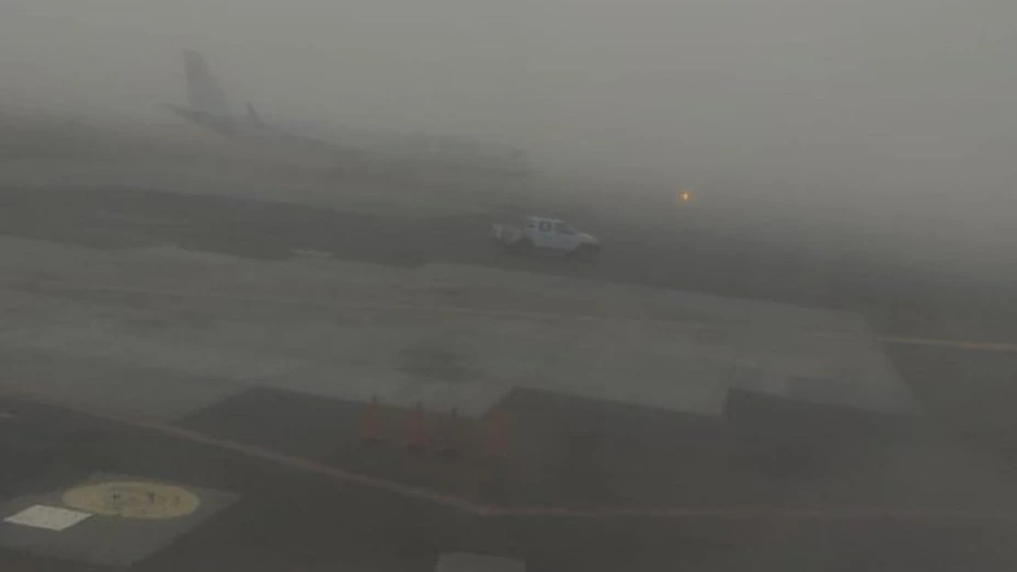 suspenden vuelos en el AICM