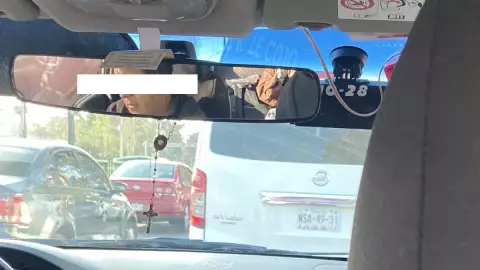 Te duermes y te ... Mujer denuncia mensaje en Taxi