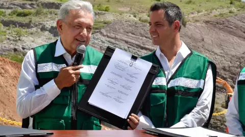 Presidente AMLO supervisa obra en Oaxaca