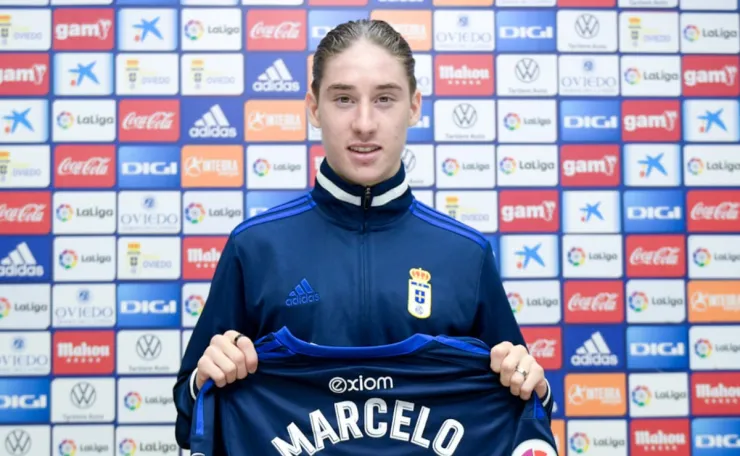 Presentación de Marcelo Flores con el Real Oviedo