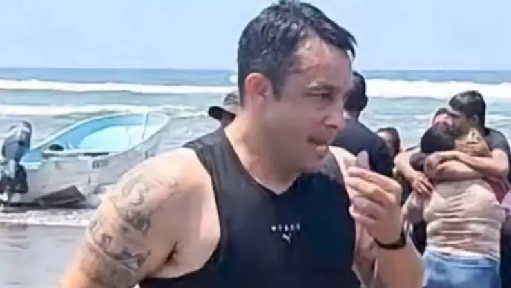 maestro salva turistas coatzacoalcos.