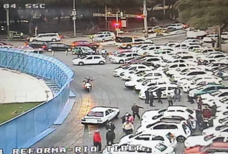 taxistas-protesta-Angel -Independencia.jpeg