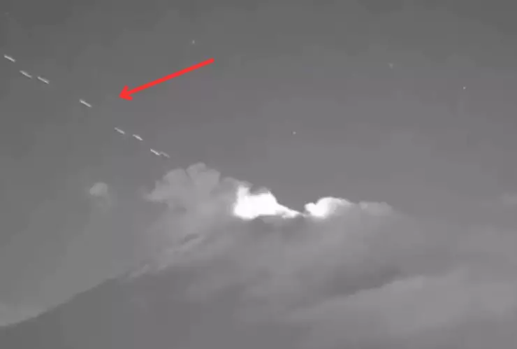 VIDEO Captan supuestos ovnis saliendo del Popocatépetl