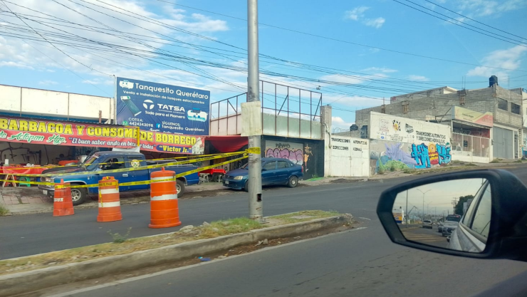 Cierre vial por poste dañado en av Sombrerete