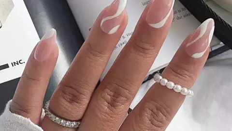 39 diseños de uñas que puedes usar en rubber y se verán elegantes: en cuadradas o almendradas