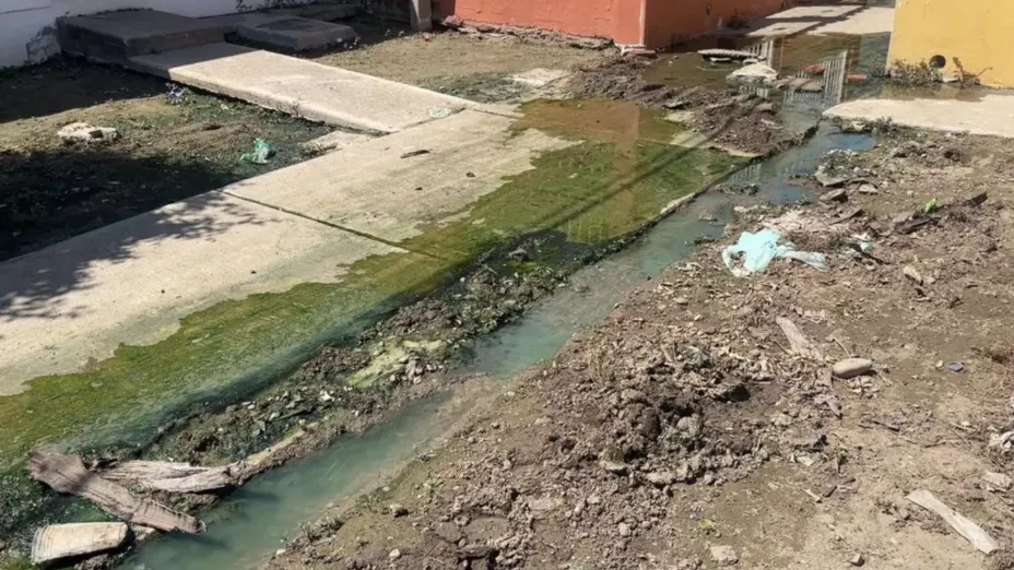 Drenaje colapsado en Jabalíes, Mazatlán