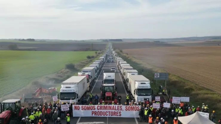¿Qué día será el nuevo bloqueo carretero de transportistas y agricultores de diciembre?