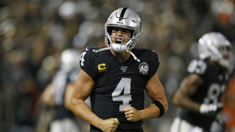 Derek Carr, quarterback de los Raiders de Oakland