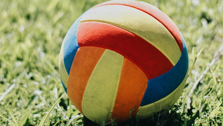 Niño apuñala a otro por no prestarle su balón en Nápoles