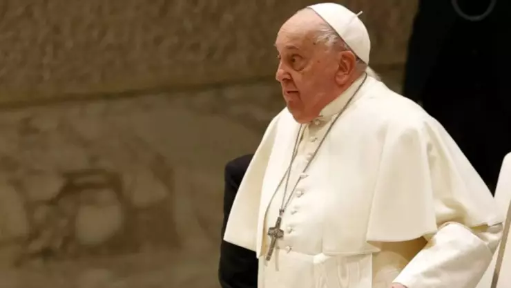 ÚLTIMA HORA_ Vaticano INFORMA que el Papa Francisco continúa en estado crítico