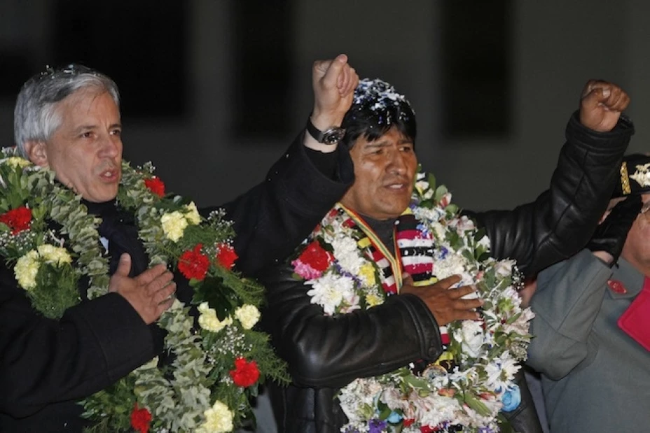El presidente de Bolivia Evo Morales, a la derecha, y su vicepresidente Alvaro Garcia Linera