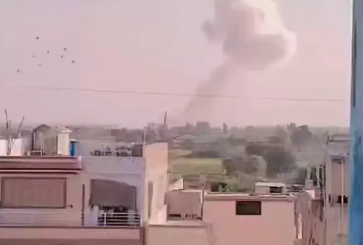 Explosión en polvorín de Pakistán 15 nov 2025.jpg