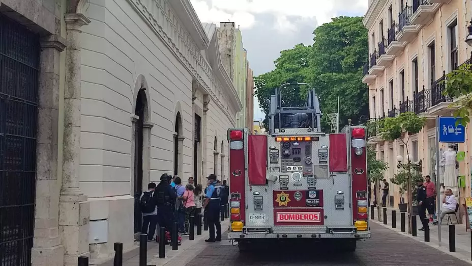 ÚLTIMA HORA_ Reportan incendio en el Teatro Daniel Ayala de Mérida; esto sabemos