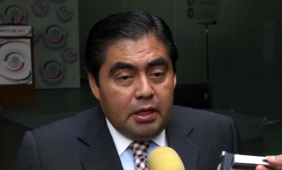 El coordinador de la bancada perredista en el Senado, Miguel Barbosa Huerta