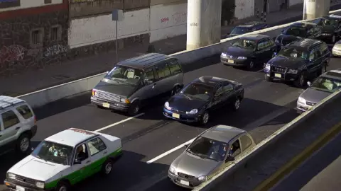 Multas por faltar en el reemplacamiento vehicular Edomex 2024