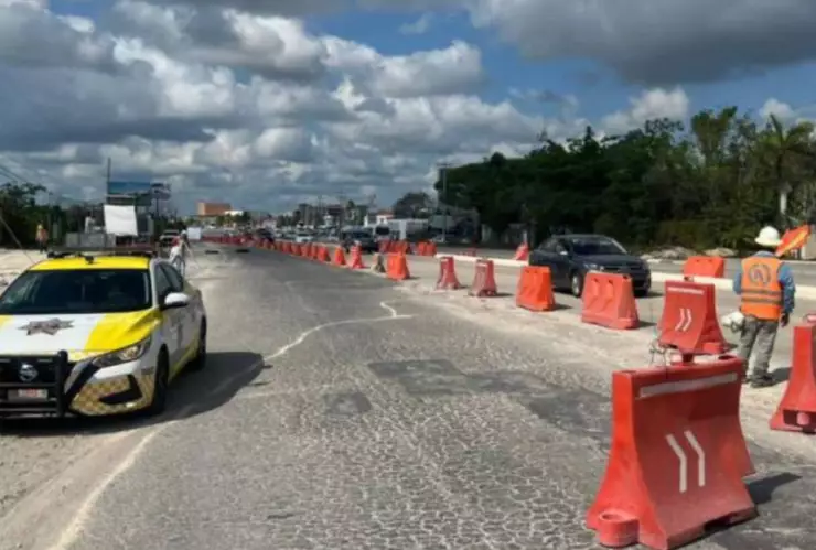 Tráfico por calles cerradas en Cancún HOY 25 de enero de 2025.jpg