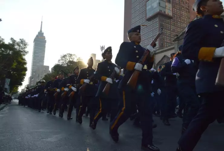 As&iacute; se vivi&oacute; el desfile por el D&iacute;a del Polic&iacute;a en CDMX