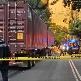 VIDEO: Tráiler atropella y mata a hombre en la Miguel Hidalgo; el conductor fue detenido