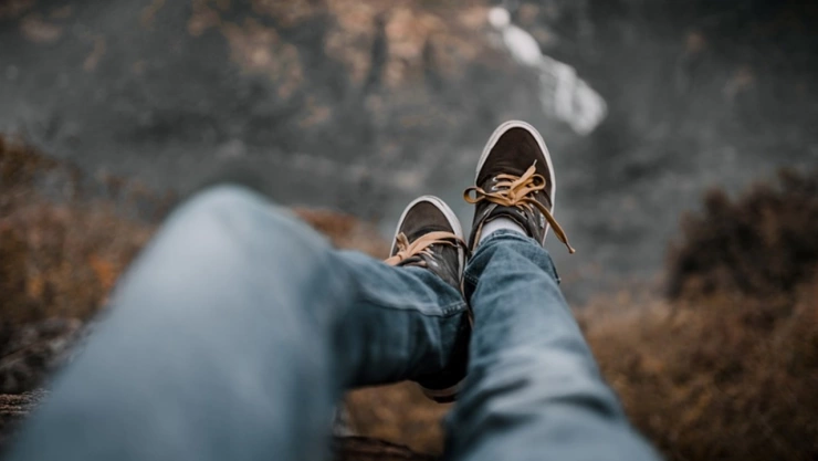 joven cae de acantilado y muere españa