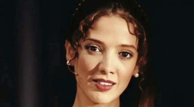 Adela Noriega retorna a las rede sociales con un mensaje intrigante.jpg