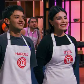 Harold Azuara e Itzel Enfermera hicieron ramen de kimchi