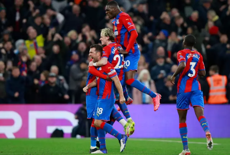 Jugadores del Crystal Palace celebran un gol