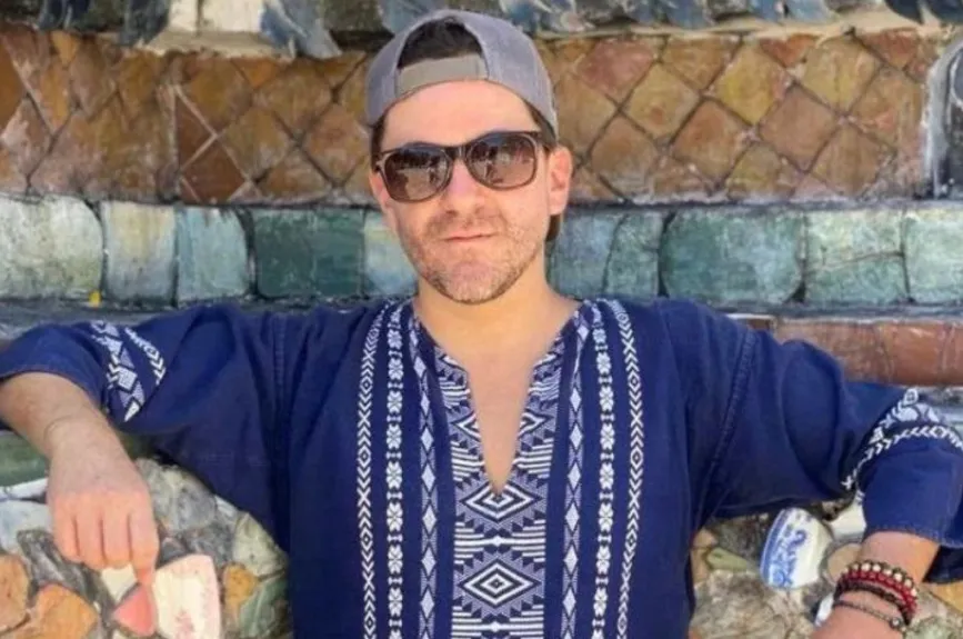 Mauricio con lentes (2).jpg
