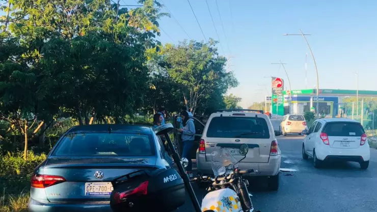 Se registra accidente vehicular en la Avenida Huayacán de Cancún