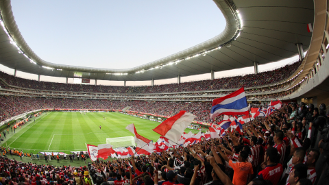 Aficioados de Chivas en el Estadio Akron