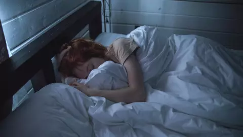 DORMIR_PEXELS_Ivan Oboleninov