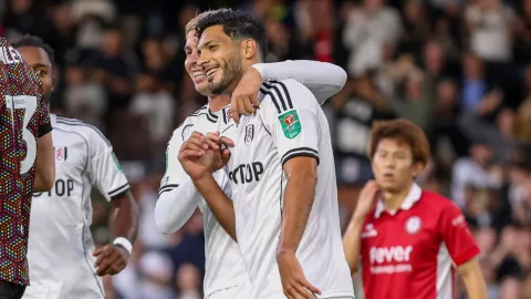 Raúl Jiménez anota en el Fulham 