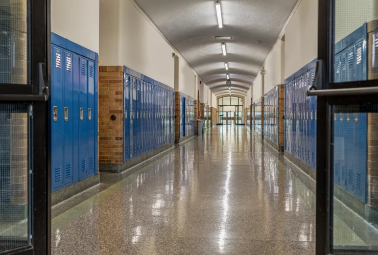 Pasillo de escuela secundaria en EU