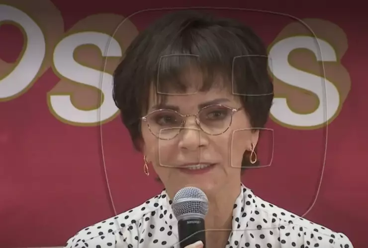 Pati Chapoy compartió anécdotas con alumnos de la escuela Carlos Septién