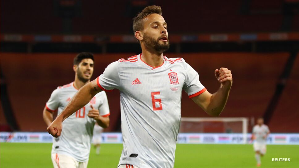 Sergio Canales anota con España