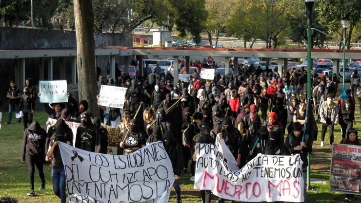 Estudiantes entregan pliego petitorio en Rectoría de la UNAM