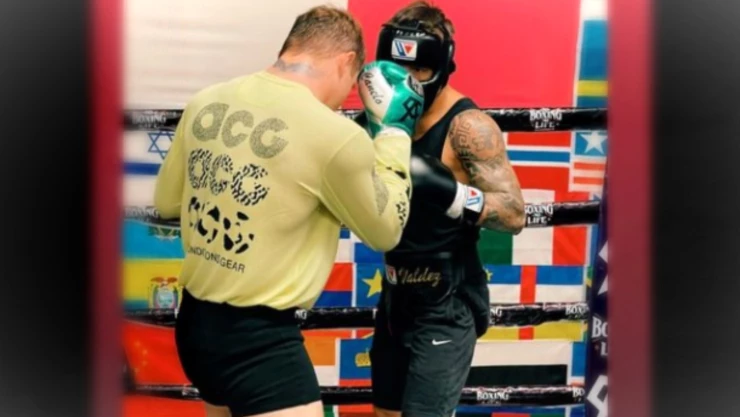 Canelo &Aacute;lvarez y &Oacute;scar Valdez