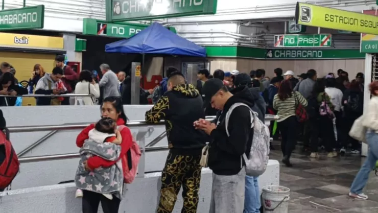 Línea 8 del Metro CDMX sin servicio en cuatro estaciones por inundaciones