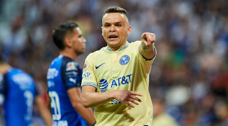 Jonathan Cabecita Rodriguez en partido Rayados vs America