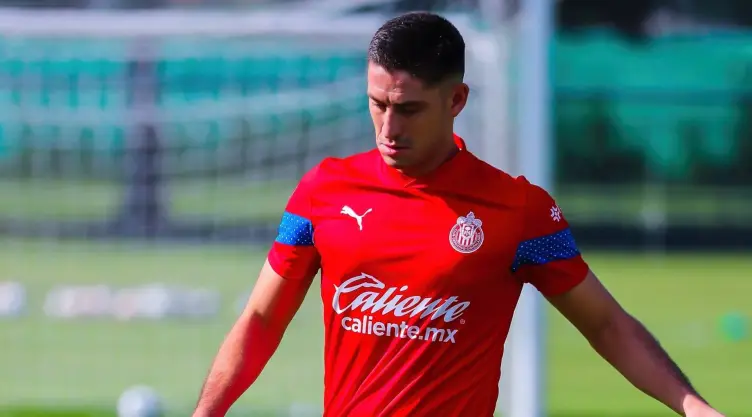 El debut de Santiago Ormeño tendrá que esperar