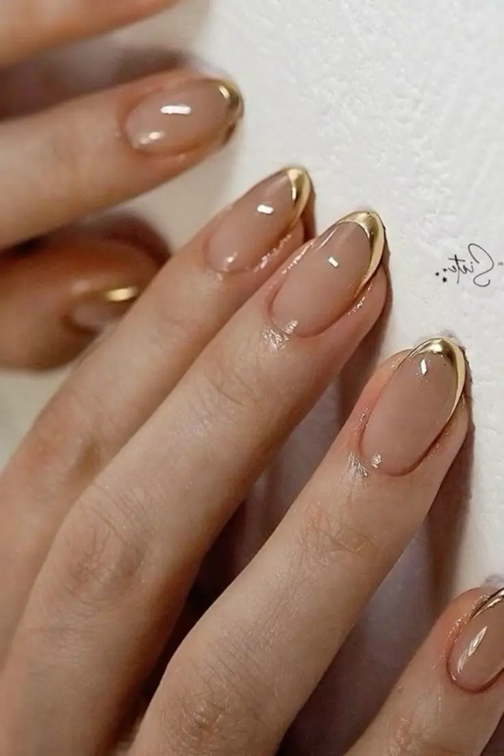 7 diseños elegantes de manicura rubber: es perfecto para uñas quebradizas