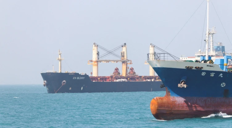 Barcos en el estrecho de Ormuz