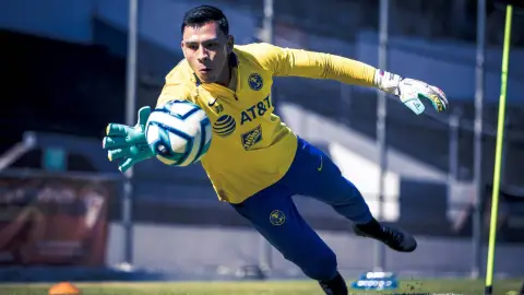 Tano Ortiz confirma titularidad de Malagón en el Clásico Nacional