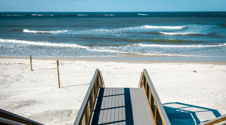 Una extraña nube invadió una playa de Florida: ¿qué pasó?