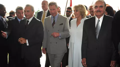 príncipe Carlos soborno 3.jpg