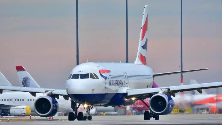 Profeco alerta por cobros automáticos y excesivos de las aerolíneas