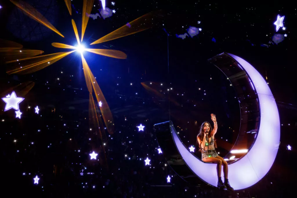 olivia rodrigo sobre la luna en guts world tour