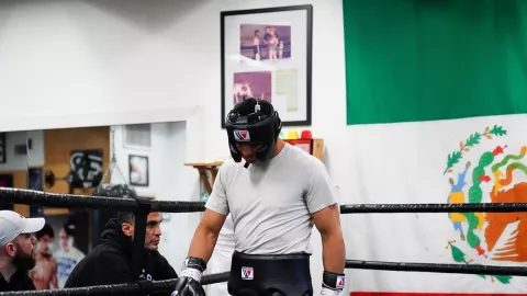 Jaime Munguía entrenamiento John Ryder